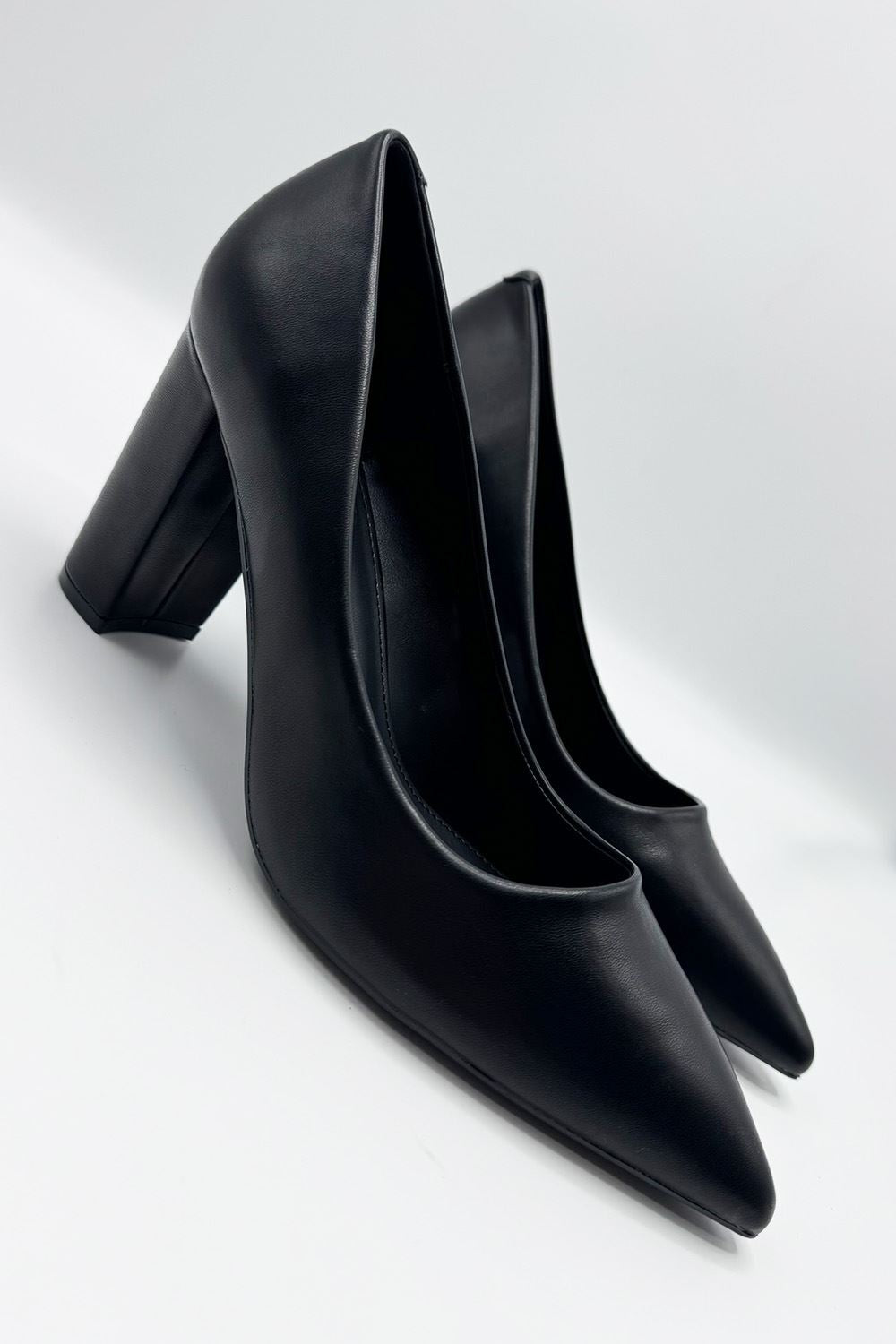 Miss Diva Clara Block Heel Pointed Toe Court Shoes in Black Matt