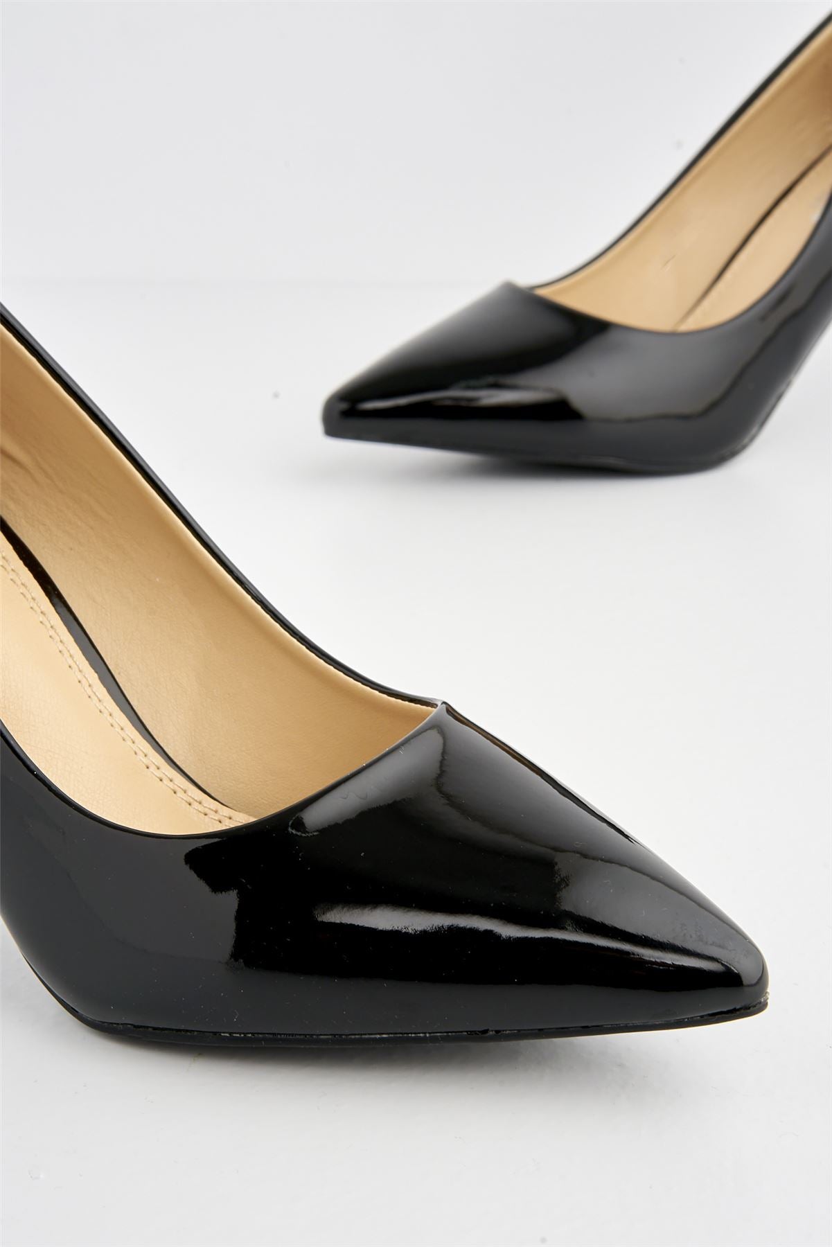 Miss Diva Ingrid Pointed Toe Court Heels in Black Patent