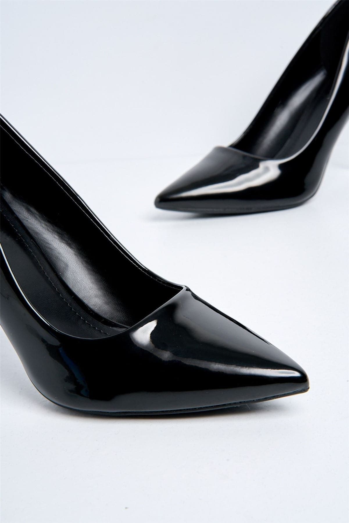 Miss Diva Gina Spool Heel Court Shoes in Black Patent