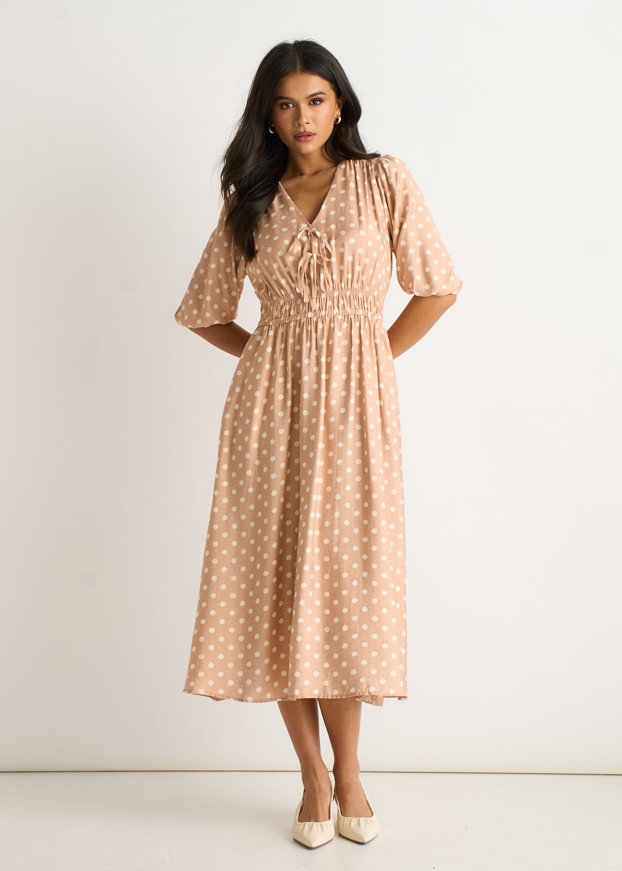 Gini London Oatmeal Spot Print Shirred Waist Shift Midi Dress