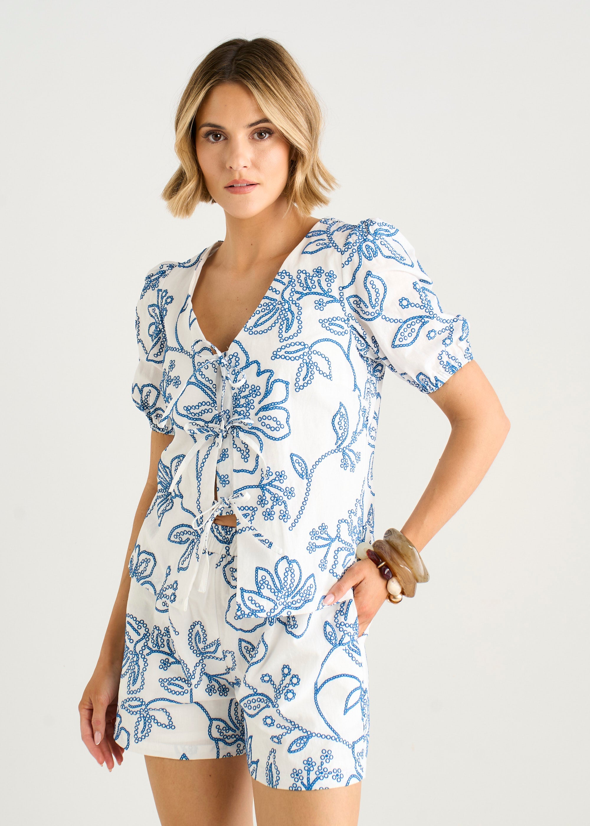 Gini London White Textured Floral Print Tie Front Top