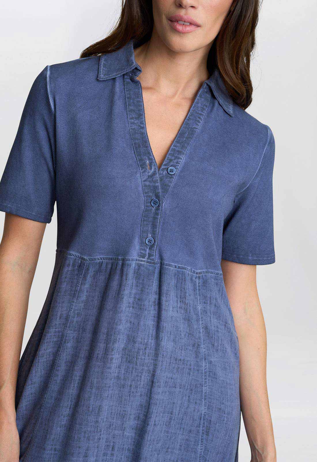 Gina Bacconi Blue Aaliyah Chambray Dress