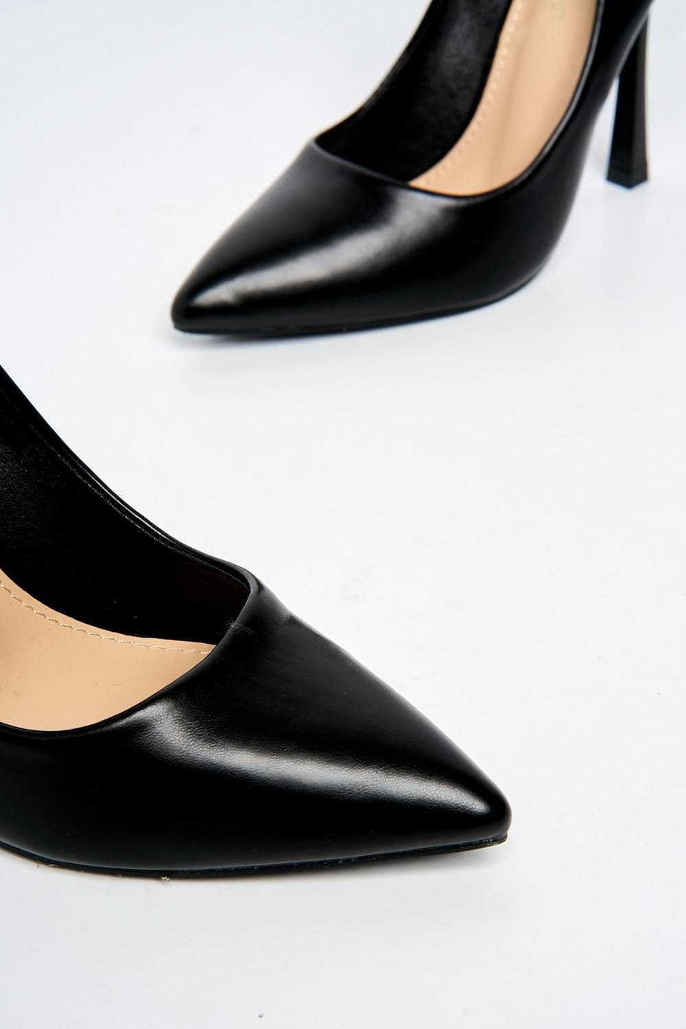 Miss Diva Gina Spool Heel Court Shoes in Black Matt