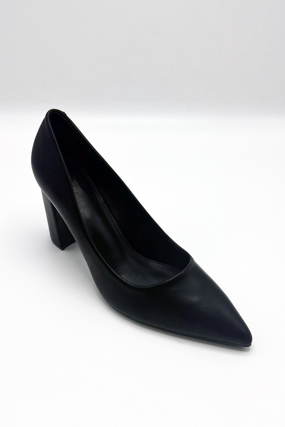 Miss Diva Clara Block Heel Pointed Toe Court Shoes in Black Matt