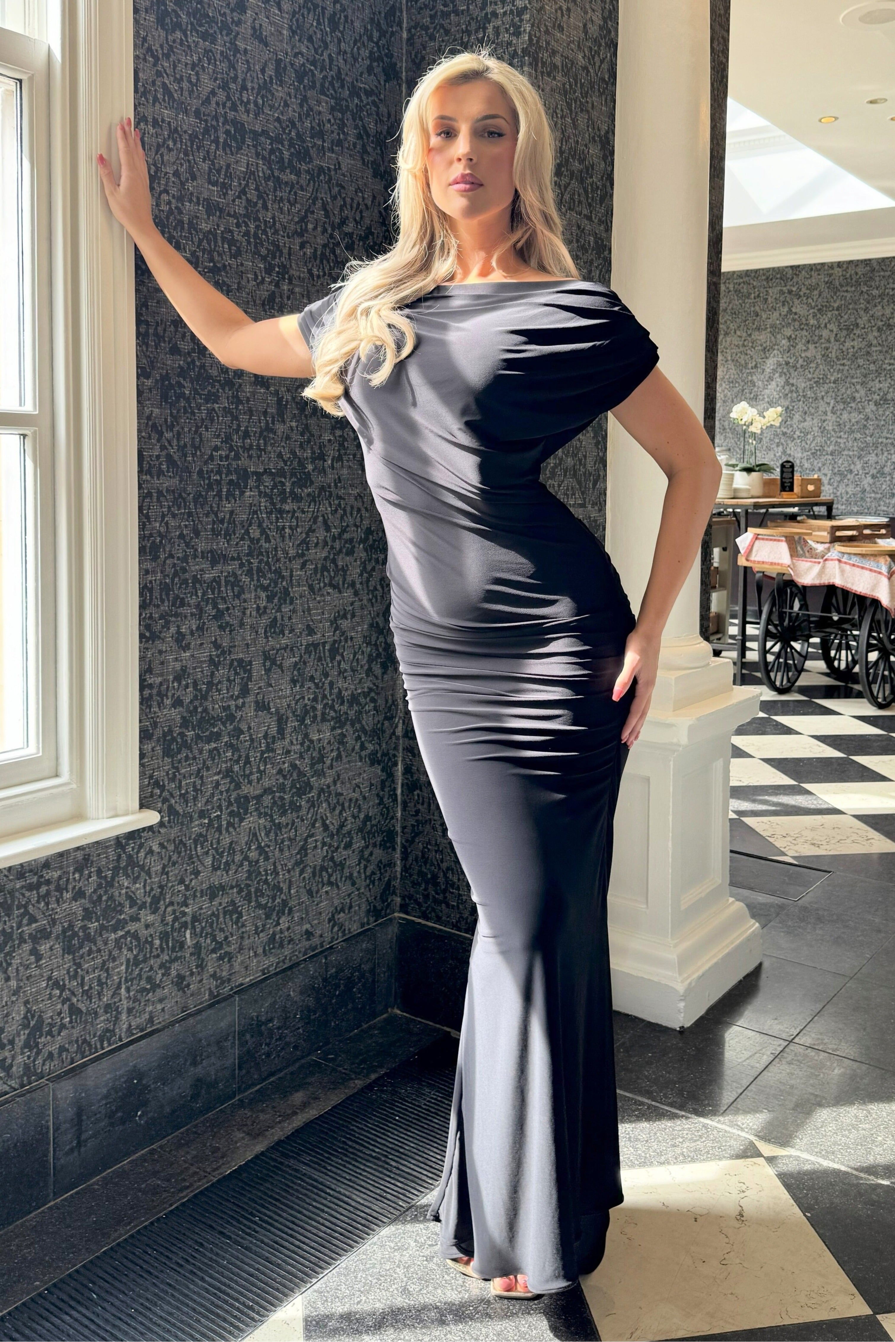 Platinum gown in black