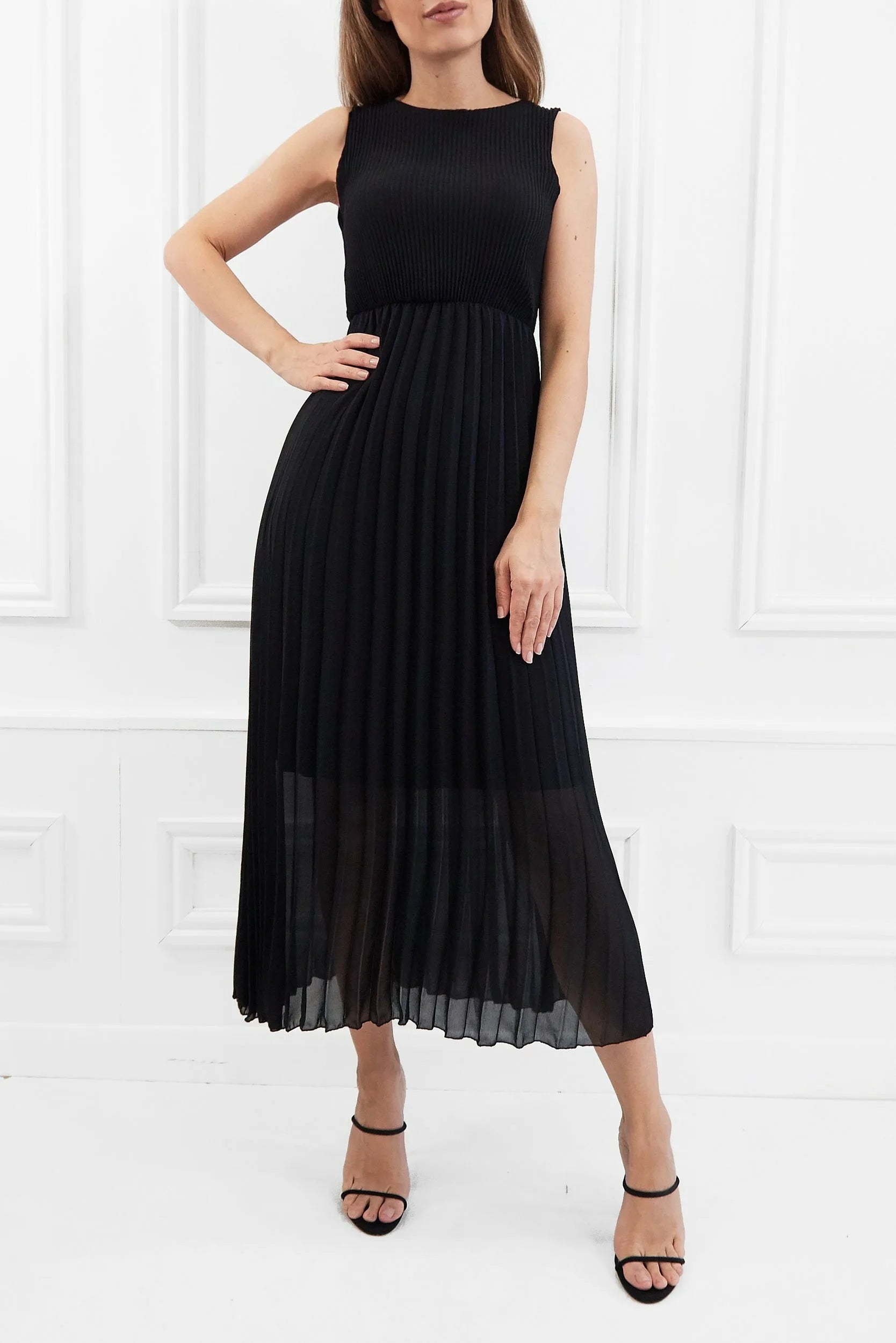 Honor Gold Tess Black Pleated Midi Dress