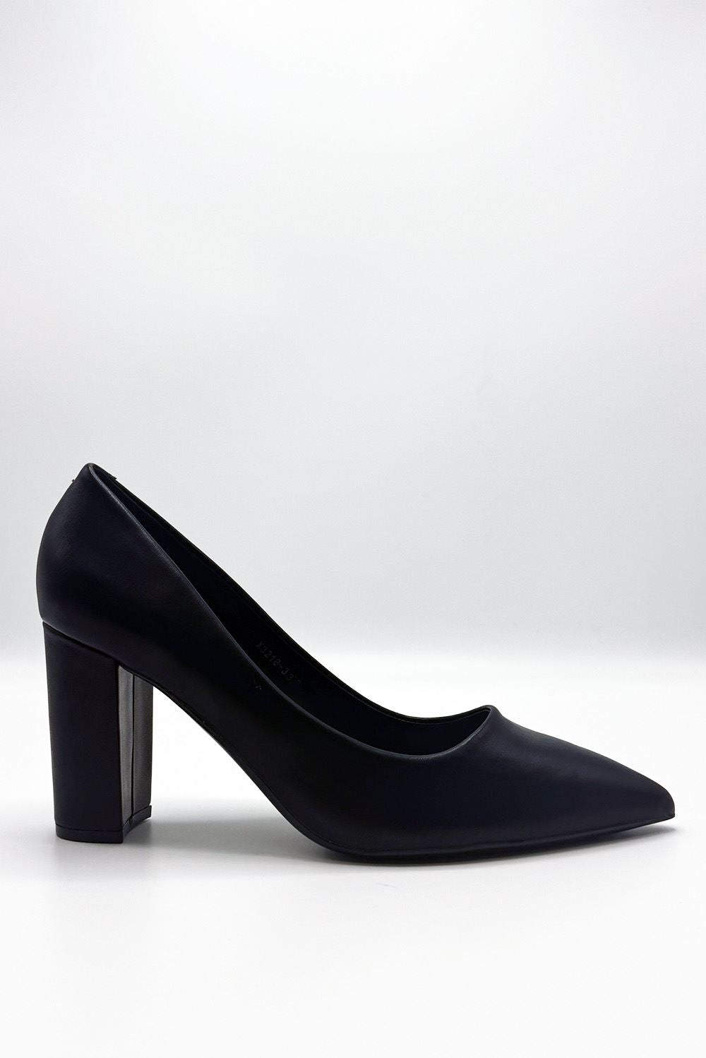 Miss Diva Clara Block Heel Pointed Toe Court Shoes in Black Matt